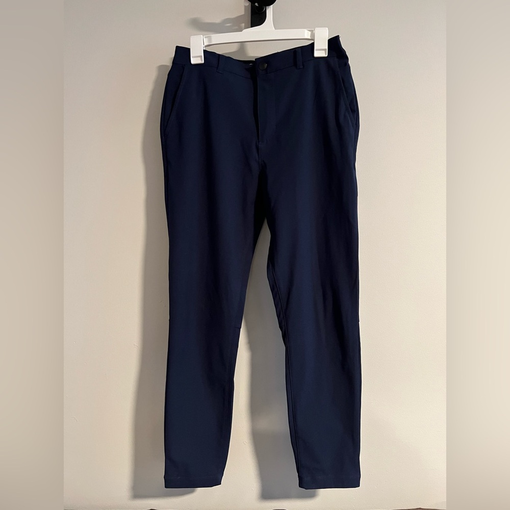 CUTS AO Joggers, Medium